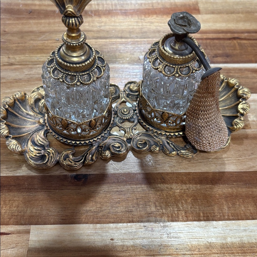 Elegant, vintage Ormolu Gold Filigree Perfume Tray and Perfume bottles - Picture 8 of 8